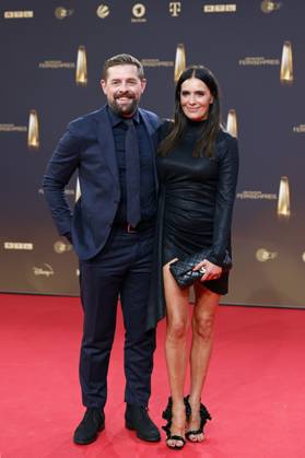Moderator Klaas Heufer-Umlauf und seine Frau Doris Golpashin bei der Gala des Deutschen Fernsehpreis 2023 im Coloneum. Köln, 28.09.2023 NRW Deutschland Copyright: xChristophxHardtx