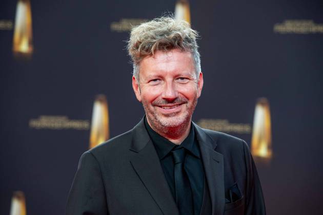 Thorsten SCHORN, Moderator, Roter Teppich, Red Carpet Show, Ankunft, arrival, Verleihung des Deutschen Fernsehpreises, Der Deutsche Fernsehpreis 2023, Deutscher Fernsehpreis 2023 in den MMC Studios Koeln, am 28.09.2023.