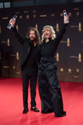 Preistraeger Tom und Bill KAULITZ, Musiker Saenger, Tokio Hotel, Kategorie Beste Unterhaltung Show, Thats my Jam, Verleihung des Deutschen Fernsehpreises, Der Deutsche Fernsehpreis 2023, Deutscher Fernsehpreis 2023 in den MMC Studios Koeln, am 28.09.2023.