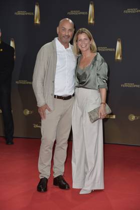 Valerie Niehaus und Ehemann Manuel Graf bei der Verleihung des Deutschen Fernsehpreises in Koeln 28.09. 2023