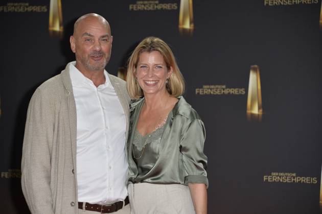 Valerie Niehaus und Ehemann Manuel Graf bei der Verleihung des Deutschen Fernsehpreises in Koeln 28.09. 2023