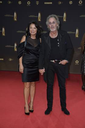 Hugo Egon Balder mit Frau Elena Balder bei der Verleihung des Deutschen Fernsehpreises in Koeln 28.09. 2023