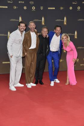 Christian Wackert, Daniel Boschmann, Lukas Haunerland, Matthias Killing und Evelyn Burdecki bei der Verleihung des Deutschen Fernsehpreises in Koeln 28.09. 2023