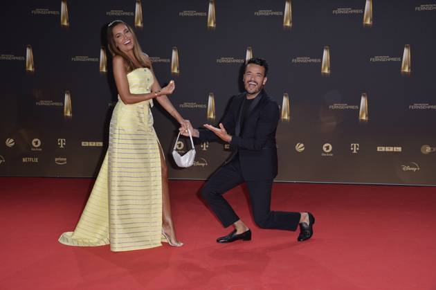 Jana Ina Zarrella und Ehemann Giovanni Zarrella bei der Verleihung des Deutschen Fernsehpreises in Koeln 28.09. 2023