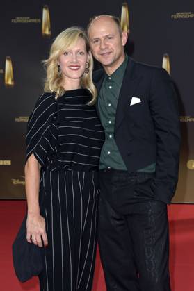 Anna Schudt mit Ehemann Moritz Führmann bei der Verleihung des Deutschen Fernsehpreises 2023 in den MMC Studios. Köln, 28.09.2023