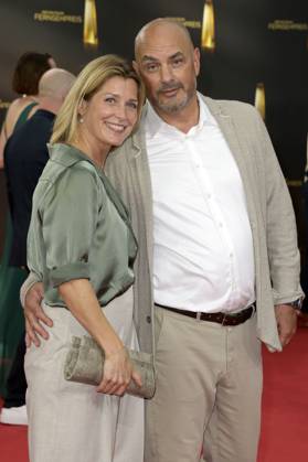 Valerie Niehaus und Manuel Graf bei der Verleihung des Deutschen Fernsehpreises 2023 in den MMC Studios. Köln, 28.09.2023
