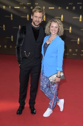 Steve Windolf und Cornelia Gröschel bei der Verleihung des Deutschen Fernsehpreises 2023 in den MMC Studios. Köln, 28.09.2023