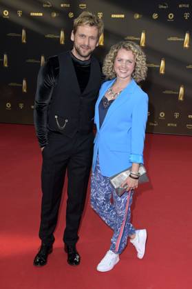 Steve Windolf und Cornelia Gröschel bei der Verleihung des Deutschen Fernsehpreises 2023 in den MMC Studios. Köln, 28.09.2023