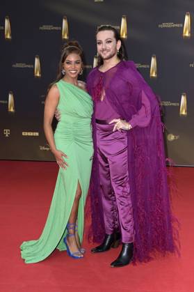 Aminata Belli und Riccardo Simonetti bei der Verleihung des Deutschen Fernsehpreises 2023 in den MMC Studios. Köln, 28.09.2023