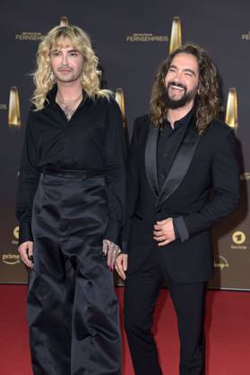 Bill Kaulitz mit Bruder Tom Kaulitz bei der Verleihung des Deutschen Fernsehpreises 2023 in den MMC Studios. Köln, 28.09.2023