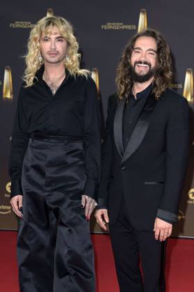 Bill Kaulitz mit Bruder Tom Kaulitz bei der Verleihung des Deutschen Fernsehpreises 2023 in den MMC Studios. Köln, 28.09.2023