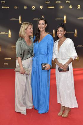 Valerie Niehaus, Pinar Atalay und Collien Ulmen Fernandes bei der Verleihung vom Deutschen Fernsehpreis am 28.09.2023 in Koeln Deutscher Fernsehpreis Verleihung 2023 in Koeln