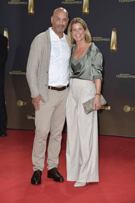 Valerie Niehaus und ihr Ehemann Manuel Graf bei der Verleihung vom Deutschen Fernsehpreis am 28.09.2023 in Koeln Deutscher Fernsehpreis Verleihung 2023 in Koeln