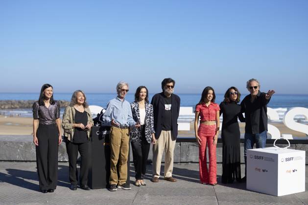 September 29, 2023, Madrid, Madrid, Spain: Victor Erice, Jose Coronado, Ana Torrent, Maria Leon, Petra Martinez, Mario Pardo, Helena Miquel, Venecia Franco attended Cerrar los ojos and Donostia Award Photocall during 71st San Sebastian International Film Festival at Kursaal Palace on September 29, 2023 in Donostia San Sebastian, Spain Madrid Spain - ZUMAg15_ 20230929_zaf_g15_023 Copyright: xJackxAbuinx