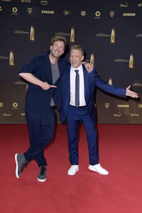 Luke Mockridge und Oliver Pocher bei der Verleihung des Deutschen Fernsehpreises 2023 in den MMC Studios. Köln, 28.09.2023