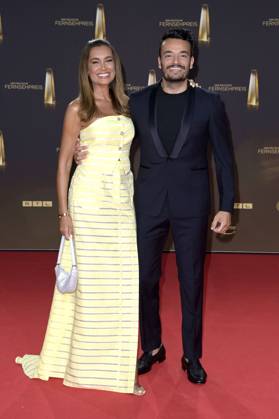 Giovanni Zarrella mit Ehefrau Jana Ina Zarrella bei der Verleihung des Deutschen Fernsehpreises 2023 in den MMC Studios. Köln, 28.09.2023