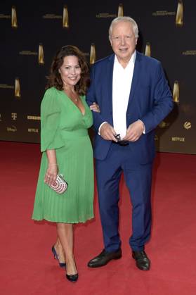 Tom Buhrow mit Partnerin Daniela Boff bei der Verleihung des Deutschen Fernsehpreises 2023 in den MMC Studios. Köln, 28.09.2023