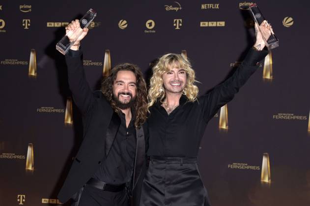 Tom Kaulitz und Bill Kaulitz bei der Verleihung des Deutschen Fernsehpreises 2023 in den MMC Studios. Köln, 28.09.2023