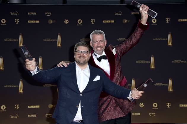 Andreas Lechner und Sebastian Pufpaff bei der Verleihung des Deutschen Fernsehpreises 2023 in den MMC Studios. Köln, 28.09.2023