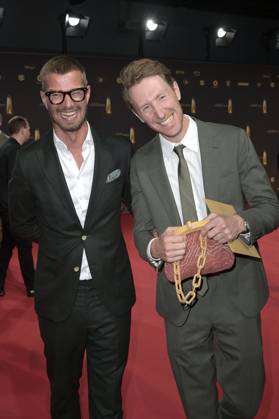 Joko Winterscheidt und Louis Klamroth bei der Verleihung des Deutschen Fernsehpreises 2023 in den MMC Studios. Köln, 28.09.2023