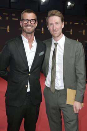 Joko Winterscheidt und Louis Klamroth bei der Verleihung des Deutschen Fernsehpreises 2023 in den MMC Studios. Köln, 28.09.2023