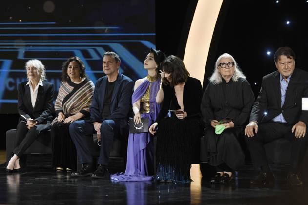 Claire Denis, Cristina Gallego, Christian Petzold, Fan Bingbing, Vicky Luengo, Brigitte Lacombe und Robert Lantos bei der Preisverleihung auf dem 71. Internationalen Filmfestival San Sebastian Festival Internacional de Cine de San Sebastian im Kursaal. San Sebastian, 30.09.2023