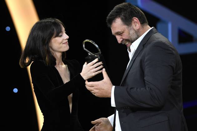 Vicky Luengo und Hovik Keuchkerian bei der Preisverleihung auf dem 71. Internationalen Filmfestival San Sebastian Festival Internacional de Cine de San Sebastian im Kursaal. San Sebastian, 30.09.2023