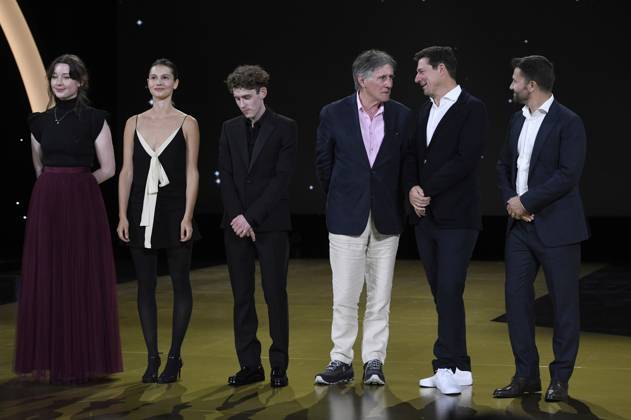 Grainne Good, LÃ onie Lojkine, Fionn O Shea, Gabriel Byrne und Gäste bei der Preisverleihung auf dem 71. Internationalen Filmfestival San Sebastian Festival Internacional de Cine de San Sebastian im Kursaal. San Sebastian, 30.09.2023
