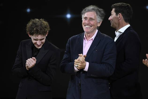 Fionn O Shea und Gabriel Byrne bei der Preisverleihung auf dem 71. Internationalen Filmfestival San Sebastian Festival Internacional de Cine de San Sebastian im Kursaal. San Sebastian, 30.09.2023