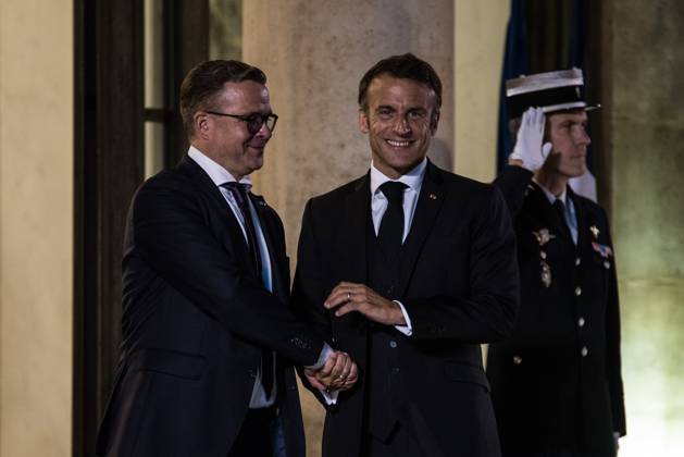 FRANCE TOP LEVEL SUMMIT IN PARIS French President Emmanuel Macron receives Finnish Prime Minister Petteri Orpo at the Elysee Palace. Paris, October 4, 2023. PARIS ILE-DE-FRANCE FRANCE Copyright: xAndreaxSavoranixNerix FRANCE TOP LEVEL SUMMIT IN P ASAVORANINERI-12