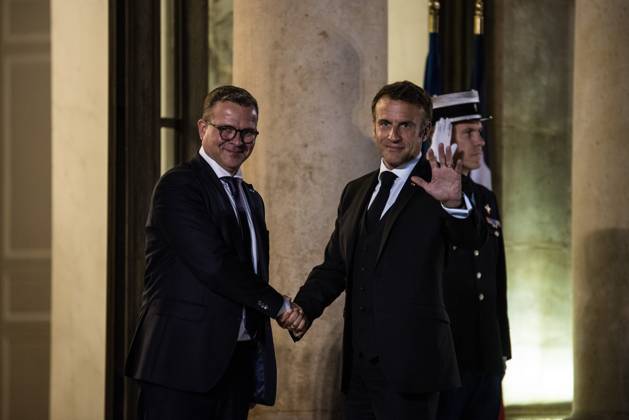 FRANCE TOP LEVEL SUMMIT IN PARIS French President Emmanuel Macron receives Finnish Prime Minister Petteri Orpo at the Elysee Palace. Paris, October 4, 2023. PARIS ILE-DE-FRANCE FRANCE Copyright: xAndreaxSavoranixNerix FRANCE TOP LEVEL SUMMIT IN P ASAVORANINERI-16