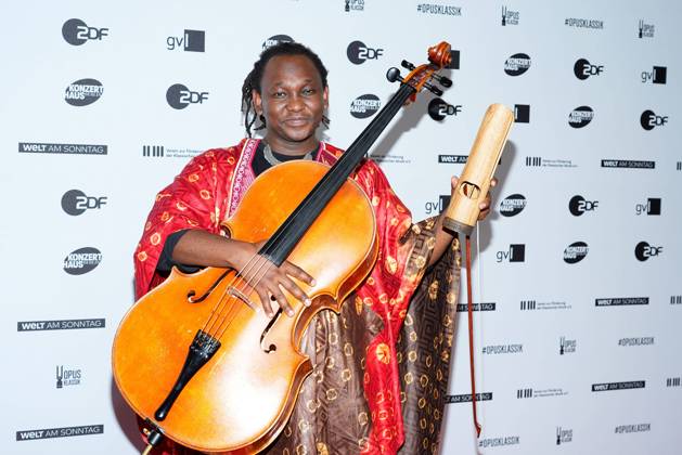 Bilder des Jahres 2023, Entertainment 10 Oktober Entertainment Themen der Woche KW40 Entertainment Bilder des Tages Abel Selaocoe bei der Opus Klassik 2023 Verleihung am 8.10.2023 in Berlin Opus Klassik 2023 in Berlin