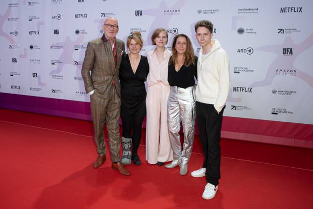 Award - First Steps 2023 Peter Lohmeyer, Clara Gerst, Barbara Philipp und Jonathan Berlin beim First Steps Award im Stage Theater des Westens am 09.10.2023 in Berlin. Copyright: xEventpressxKochanx