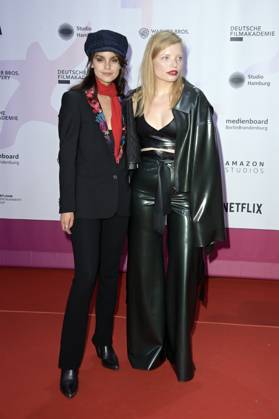 Luise Befort und Luisa-Celine Gaffron bei der 24. Verleihung der First Steps Awards im Theater des Westens. Berlin, 08.10.2023