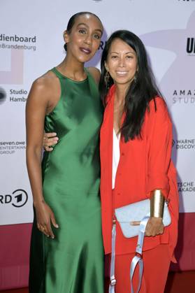 Hadnet Tesfai und Minh-Khai Phan-Thi bei der 24. Verleihung der First Steps Awards im Theater des Westens. Berlin, 08.10.2023