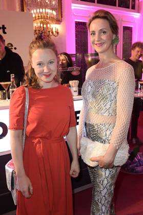 Katharina Leonore Goebel und Anne Christine Römeth bei der Aftershow-Party nach der 24. Verleihung der First Steps Awards im Theater des Westens. Berlin, 08.10.2023
