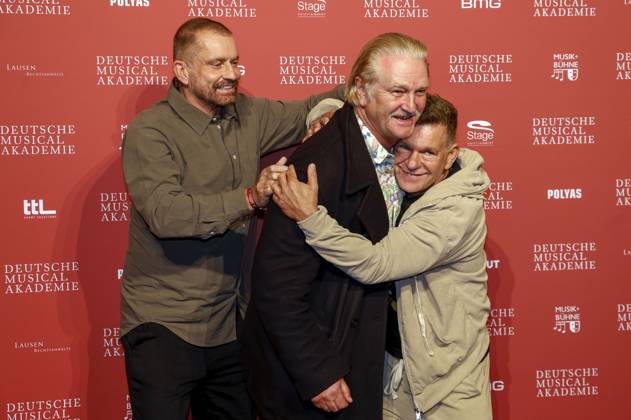 Ulf Leo Sommer, Detlev Buck und Peter Plate bei der Verleihung des Deutschen Musical Theater Preises 2023 im Theater des Westens. Berlin, 09.10.2023