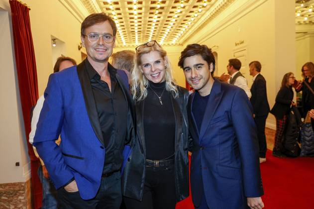 Felix Martin Poenichen, Melanie Kühn und Atrin Madani bei der Verleihung des Deutschen Musical Theater Preises 2023 im Theater des Westens. Berlin, 09.10.2023