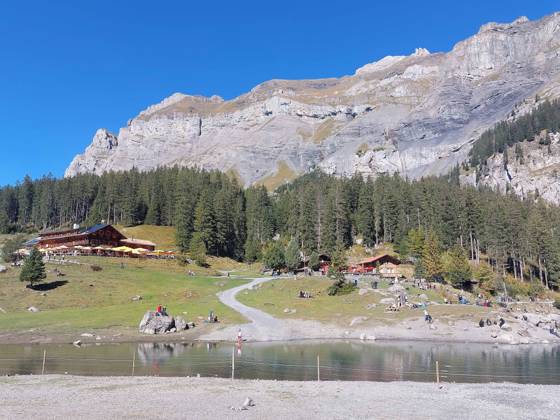 Oeschinensee Themenbild - Bergsee Oeschinensee bei Kandersteg im Kanton Bern im Berner Oberland Themenbild - Bergsee Oeschinensee bei Kandersteg im Kanton Bern im Berner Oberland Der Oeschinensee liegt oberhalb von Kandersteg in der Schweiz. Der Oeschinensee gehört zum Unesco-Welterbe und gilt für viele als schönsten Bergsee der Alpen - mitten im Berner Oberland. Symbolbild, Themenbild, Featurebild Copyright: xFleigx xEibner-Pressefotox EP_dfg