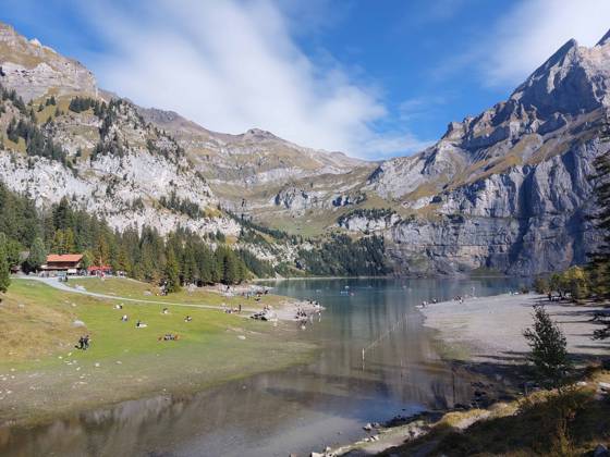 Oeschinensee Themenbild - Bergsee Oeschinensee bei Kandersteg im Kanton Bern im Berner Oberland Themenbild - Bergsee Oeschinensee bei Kandersteg im Kanton Bern im Berner Oberland Der Oeschinensee liegt oberhalb von Kandersteg in der Schweiz. Der Oeschinensee gehört zum Unesco-Welterbe und gilt für viele als schönsten Bergsee der Alpen - mitten im Berner Oberland. Symbolbild, Themenbild, Featurebild Copyright: xFleigx xEibner-Pressefotox EP_dfg