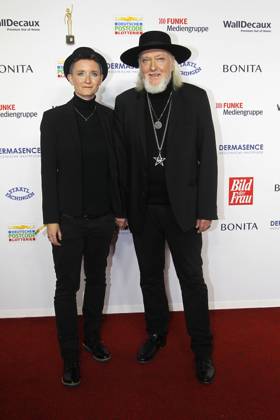 Joachim Witt und seine Ehefrau Juliane bei der Verleihung Goldene Bild der Frau am 11.10.2023 in Hamburg Goldene Bild der Frau Verleihung 2023 in Hamburg