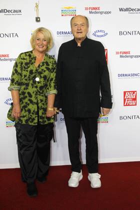 Dietrich Mattausch und seine Ehefrau Annette bei der Verleihung Goldene Bild der Frau am 11.10.2023 in Hamburg Goldene Bild der Frau Verleihung 2023 in Hamburg