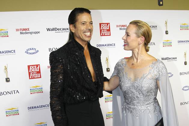 Jorge Gonzalez und Isabel Edvardsson bei der Verleihung Goldene Bild der Frau am 11.10.2023 in Hamburg Goldene Bild der Frau Verleihung 2023 in Hamburg