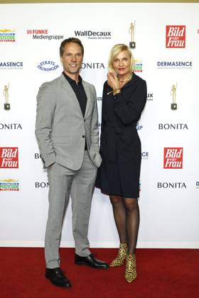 Goldene Bild der Frau in Hamburg Matthias Schloo und Sanna Englund, Verleihung der Goldene Bild der Frau in der Neuen Flora, Hamburg, 11.10.2023 Copyright: xEventpressxBecherx
