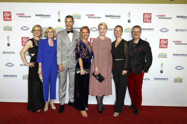 Goldene Bild der Frau in Hamburg Janina Süß, Sandra Immoor, Kai Pflaume, Julia Becker, Manuela Schwesig, Nora Mary und Niklas Jakob Wilcke, Verleihung der Goldene Bild der Frau in der Neuen Flora, Hamburg, 11.10.2023 Copyright: xEventpressxBecherx