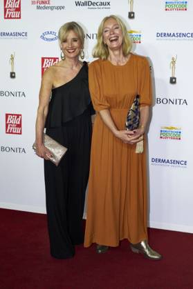 Katharaina Abt und Katja Weitzenböck bei der 16. Verleihung der Goldenen Bild der Frau 2023 im Stage Theater Neue Flora. Hamburg, 11.10.2023