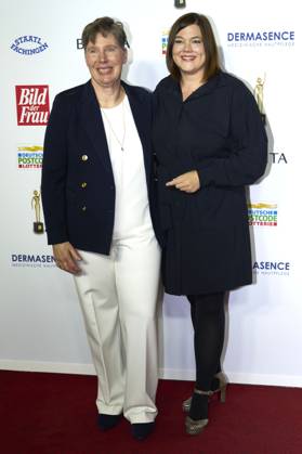 Anja van Eijsden und Katharina Fegebank bei der 16. Verleihung der Goldenen Bild der Frau 2023 im Stage Theater Neue Flora. Hamburg, 11.10.2023