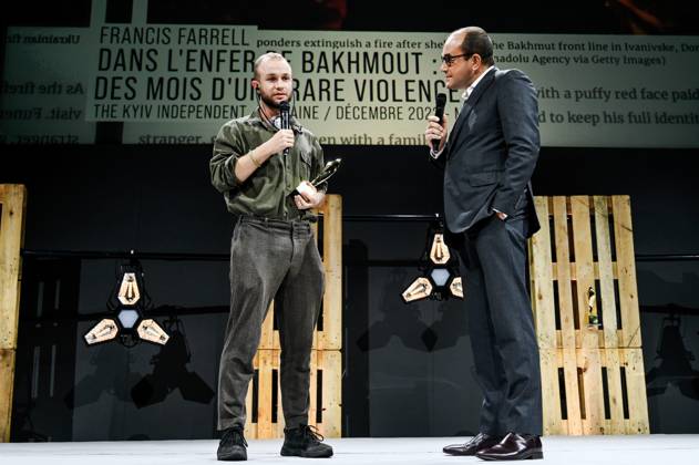 PHOTOPQR OUEST FRANCE Martin ROCHE ; Bayeux ; 14 10 2023 ; Ce samedi 14 octobre 2023 la soirée de remise des prix de la 30 ème édition du Prix Bayeux Calvados Normandie des correspondants de guerre . Ici le gagnant du premier prix catégorie jeune reporter Francis Farell Dans l enfer de Bakhmout : des mois d une rare violence Caen, France, oct 14th 2023. 30th edition of the Bayeux Calvados Normandy War Correspondents Prize Bayeux France  Copyright: xPHOTOPQR OUESTxFRANCE MAXPPPxMartinxROCHEx 20231014OFR4068 20231014OFR4083