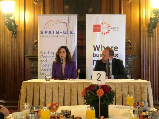 The president of the Community of Madrid, Isabel Díaz Ayuso, speaks with the president of the Spain-United States Chamber of Commerce, Marco Antonio Achon, during a business forum today in New York, United States, 16 October 2023. The Madrid president presented today at a business forum in New York the advantages of her territory for foreign investment, highlighting two main ideas: the low taxation of the region she directs and the commitment to the freedoms that define a lifestyle that It may be attractive to settle in Madrid. Ayuso presents Madrid to US businessmen as a place of freedom and low taxation !ACHTUNG: NUR REDAKTIONELLE NUTZUNG! Copyright: xJavierxOtazux USA9812 20231017-55012105905_1
