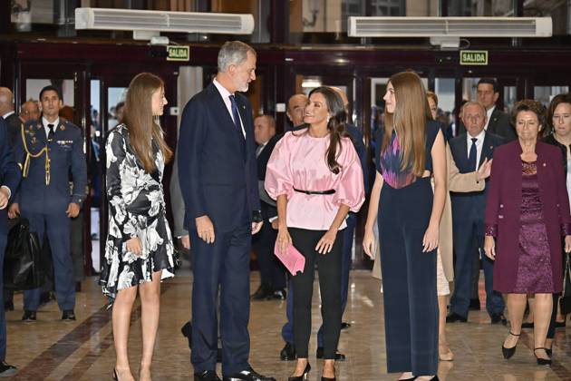 King Felipe VI and Queen Letizia with Princess Leonor and Infanta Sofia attend the concert of the Princess of Asturias Awards in Oviedo October 19, 2023 711 Antonio Quilez Cordon Press Spanish King Felipe VI and Letizia with Princess of Asturias Leonor de Borbon and Sofia de Borbon during th